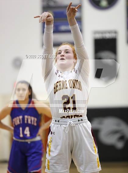 Thumbnail 3 in Fort Frye vs. Berne Union (OHSAA D4 Regional Semifinal) photogallery.