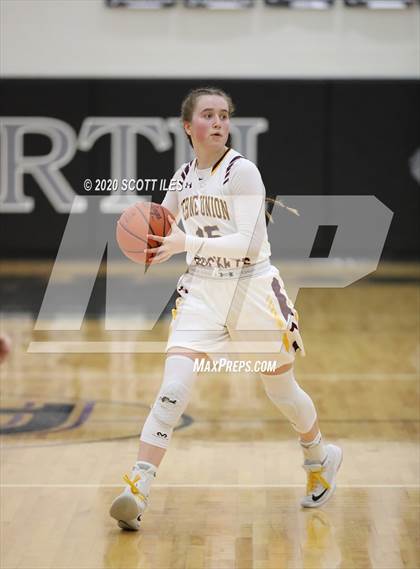 Thumbnail 2 in Fort Frye vs. Berne Union (OHSAA D4 Regional Semifinal) photogallery.