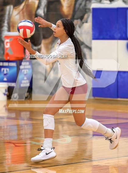 Thumbnail 1 in Tompkins vs. Dawson (KISD/CFISD Tournament) photogallery.