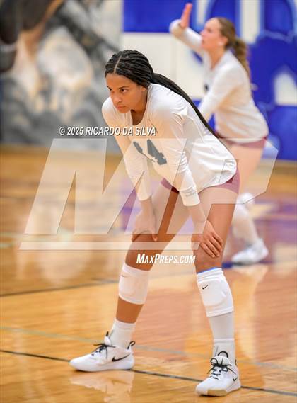 Thumbnail 1 in Tompkins vs. Dawson (KISD/CFISD Tournament) photogallery.