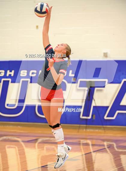 Thumbnail 1 in Tompkins vs. Dawson (KISD/CFISD Tournament) photogallery.