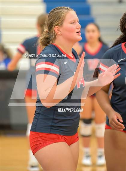 Thumbnail 3 in Tompkins vs. Dawson (KISD/CFISD Tournament) photogallery.