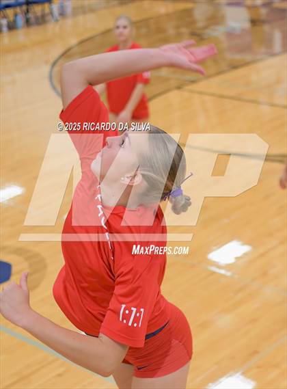 Thumbnail 2 in Tompkins vs. Dawson (KISD/CFISD Tournament) photogallery.
