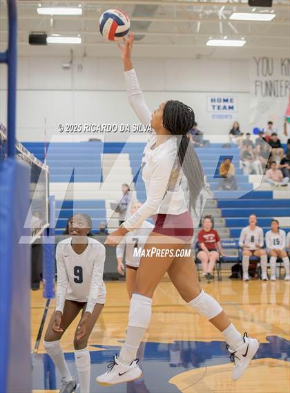Thumbnail 3 in Tompkins vs. Dawson (KISD/CFISD Tournament) photogallery.