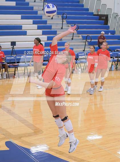 Thumbnail 1 in Tompkins vs. Dawson (KISD/CFISD Tournament) photogallery.