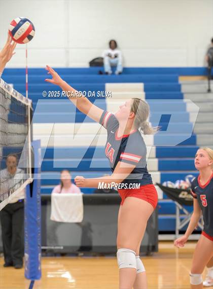 Thumbnail 2 in Tompkins vs. Dawson (KISD/CFISD Tournament) photogallery.
