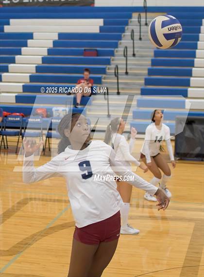 Thumbnail 1 in Tompkins vs. Dawson (KISD/CFISD Tournament) photogallery.