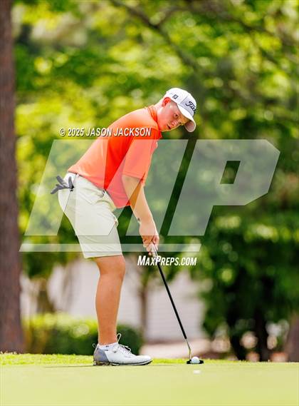 Thumbnail 1 in NCHSAA 2A Finals (Round 2) photogallery.