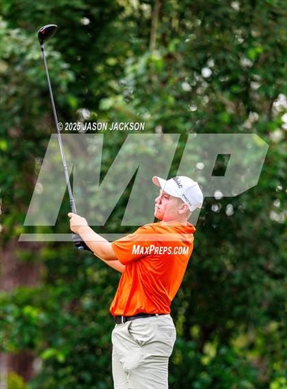 Thumbnail 1 in NCHSAA 2A Finals (Round 2) photogallery.