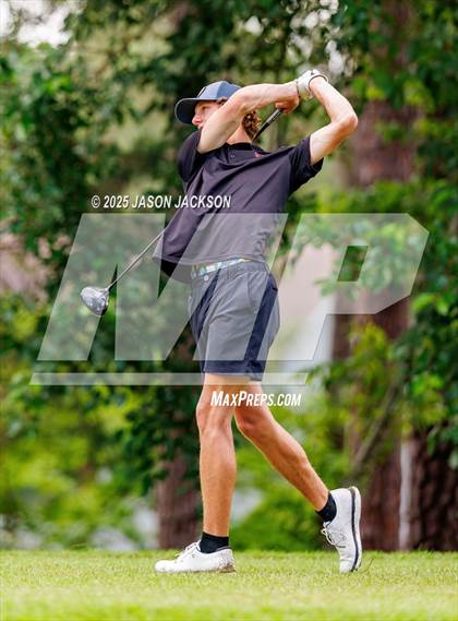Thumbnail 1 in NCHSAA 2A Finals (Round 2) photogallery.