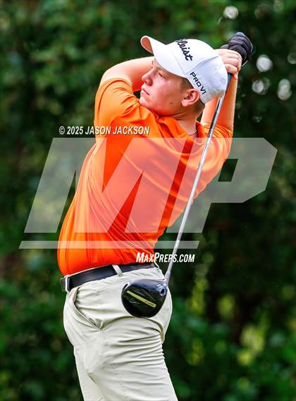 Thumbnail 2 in NCHSAA 2A Finals (Round 2) photogallery.