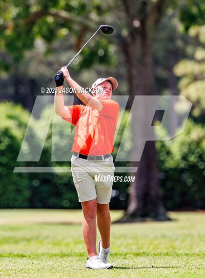 Thumbnail 1 in NCHSAA 2A Finals (Round 2) photogallery.