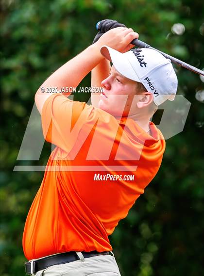 Thumbnail 1 in NCHSAA 2A Finals (Round 2) photogallery.