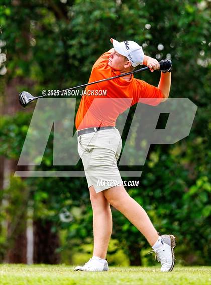 Thumbnail 2 in NCHSAA 2A Finals (Round 2) photogallery.