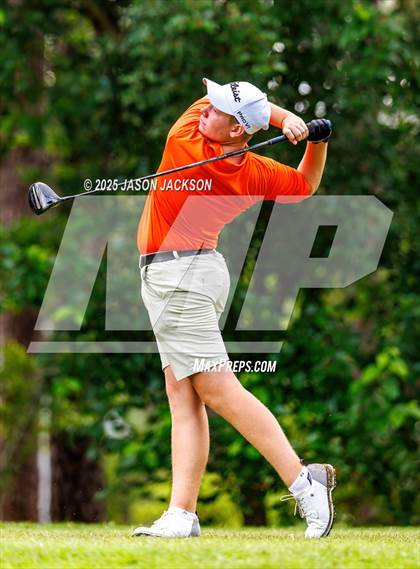 Thumbnail 1 in NCHSAA 2A Finals (Round 2) photogallery.