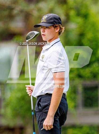 Thumbnail 1 in NCHSAA 2A Finals (Round 2) photogallery.