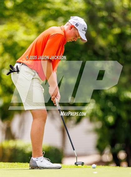 Thumbnail 2 in NCHSAA 2A Finals (Round 2) photogallery.