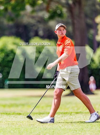 Thumbnail 2 in NCHSAA 2A Finals (Round 2) photogallery.