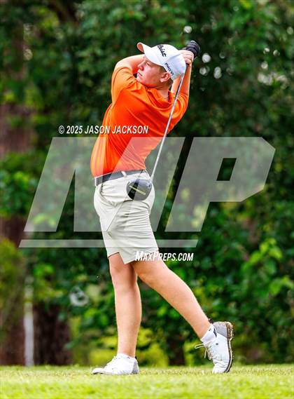 Thumbnail 1 in NCHSAA 2A Finals (Round 2) photogallery.