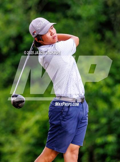 Thumbnail 1 in NCHSAA 2A Finals (Round 2) photogallery.