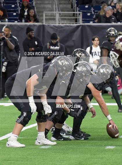 Thumbnail 2 in Jordan vs. Summer Creek (UIL 6A Division 2 Football Region 3 Regional) photogallery.