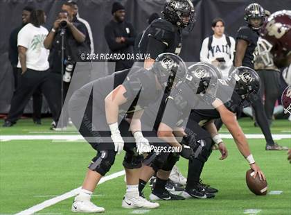 Thumbnail 1 in Jordan vs. Summer Creek (UIL 6A Division 2 Football Region 3 Regional) photogallery.