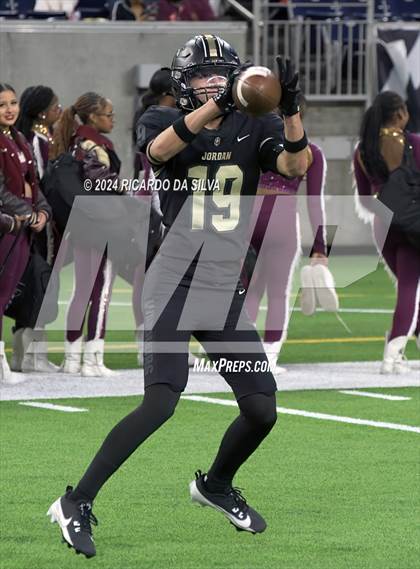 Thumbnail 2 in Jordan vs. Summer Creek (UIL 6A Division 2 Football Region 3 Regional) photogallery.