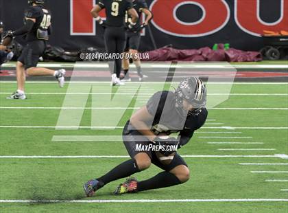 Thumbnail 2 in Jordan vs. Summer Creek (UIL 6A Division 2 Football Region 3 Regional) photogallery.