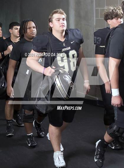 Thumbnail 1 in Jordan vs. Summer Creek (UIL 6A Division 2 Football Region 3 Regional) photogallery.