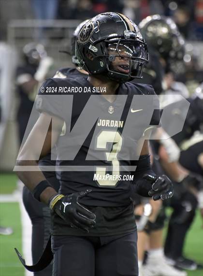 Thumbnail 3 in Jordan vs. Summer Creek (UIL 6A Division 2 Football Region 3 Regional) photogallery.