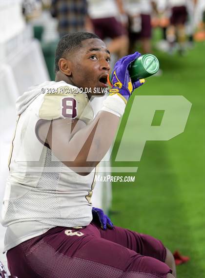 Thumbnail 3 in Jordan vs. Summer Creek (UIL 6A Division 2 Football Region 3 Regional) photogallery.
