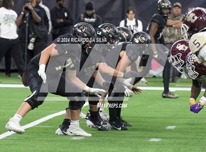 Thumbnail 1 in Jordan vs. Summer Creek (UIL 6A Division 2 Football Region 3 Regional) photogallery.