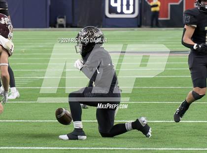 Thumbnail 3 in Jordan vs. Summer Creek (UIL 6A Division 2 Football Region 3 Regional) photogallery.