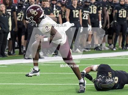 Thumbnail 2 in Jordan vs. Summer Creek (UIL 6A Division 2 Football Region 3 Regional) photogallery.