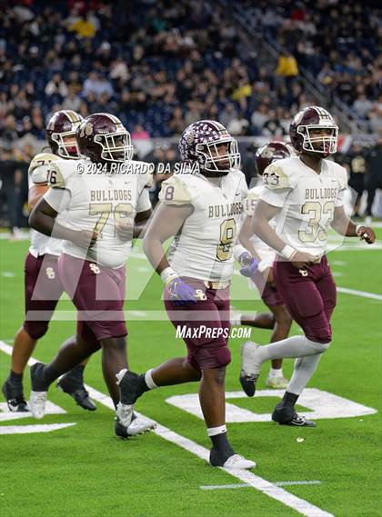 Thumbnail 2 in Jordan vs. Summer Creek (UIL 6A Division 2 Football Region 3 Regional) photogallery.