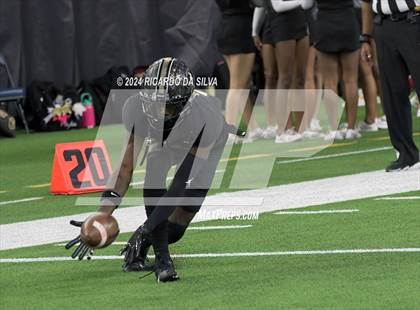 Thumbnail 3 in Jordan vs. Summer Creek (UIL 6A Division 2 Football Region 3 Regional) photogallery.