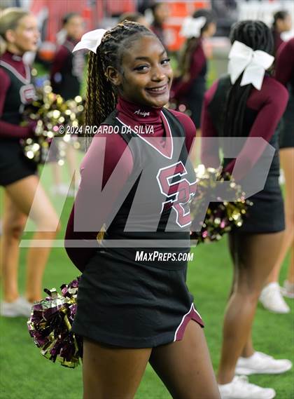 Thumbnail 3 in Jordan vs. Summer Creek (UIL 6A Division 2 Football Region 3 Regional) photogallery.