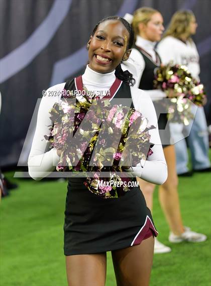 Thumbnail 2 in Jordan vs. Summer Creek (UIL 6A Division 2 Football Region 3 Regional) photogallery.