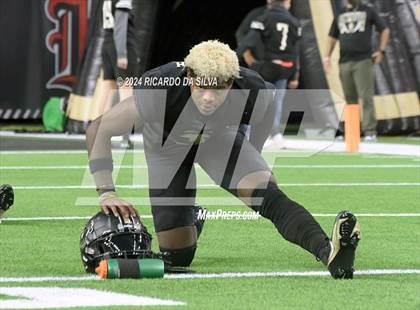 Thumbnail 2 in Jordan vs. Summer Creek (UIL 6A Division 2 Football Region 3 Regional) photogallery.