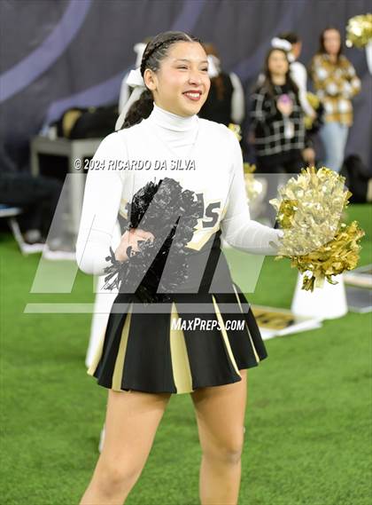 Thumbnail 1 in Jordan vs. Summer Creek (UIL 6A Division 2 Football Region 3 Regional) photogallery.