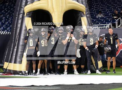 Thumbnail 3 in Jordan vs. Summer Creek (UIL 6A Division 2 Football Region 3 Regional) photogallery.