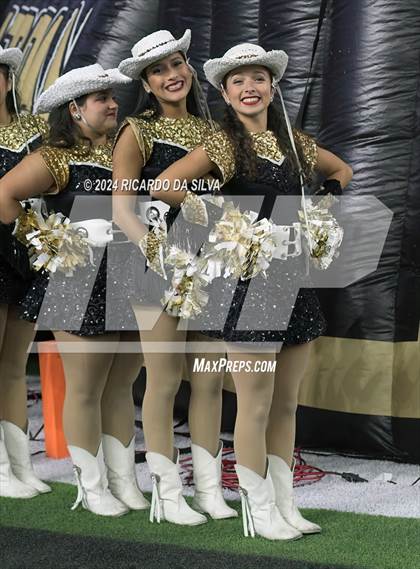 Thumbnail 1 in Jordan vs. Summer Creek (UIL 6A Division 2 Football Region 3 Regional) photogallery.
