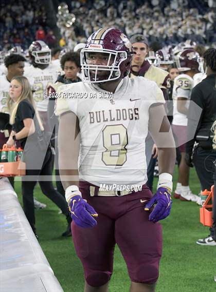 Thumbnail 1 in Jordan vs. Summer Creek (UIL 6A Division 2 Football Region 3 Regional) photogallery.