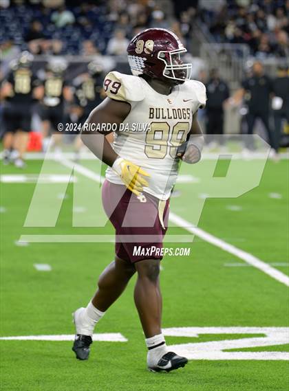 Thumbnail 3 in Jordan vs. Summer Creek (UIL 6A Division 2 Football Region 3 Regional) photogallery.