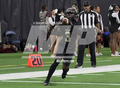 Thumbnail 3 in Jordan vs. Summer Creek (UIL 6A Division 2 Football Region 3 Regional) photogallery.