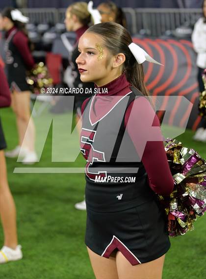 Thumbnail 1 in Jordan vs. Summer Creek (UIL 6A Division 2 Football Region 3 Regional) photogallery.