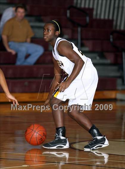 Thumbnail 3 in Forney vs McKinney North (Sherman Holiday Tournament) photogallery.