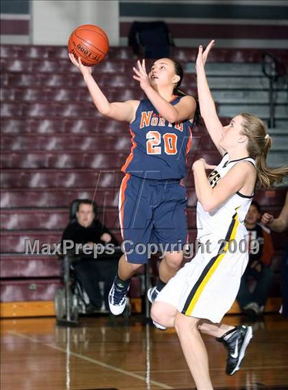 Thumbnail 3 in Forney vs McKinney North (Sherman Holiday Tournament) photogallery.