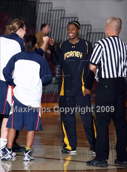 Thumbnail 3 in Forney vs McKinney North (Sherman Holiday Tournament) photogallery.