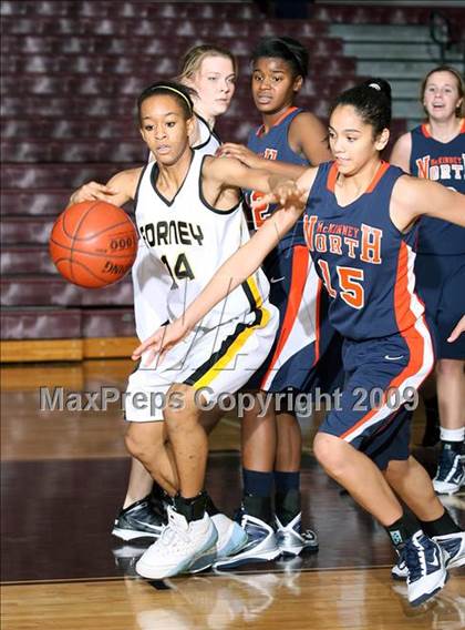 Thumbnail 2 in Forney vs McKinney North (Sherman Holiday Tournament) photogallery.